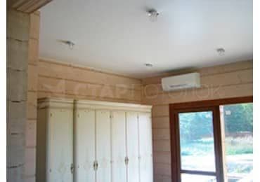 В деревянном доме